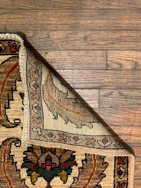 Hand-Knotted Sultanabad Vegetable-Dyed Wool Rug, 1' 8" x 4' 10" (K)