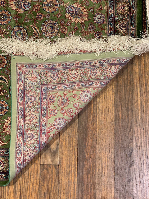 Exquisite 100% Silk Persian Design Rug – Elegant and Luxurious, size 2' 7" x 12' 9" (H)