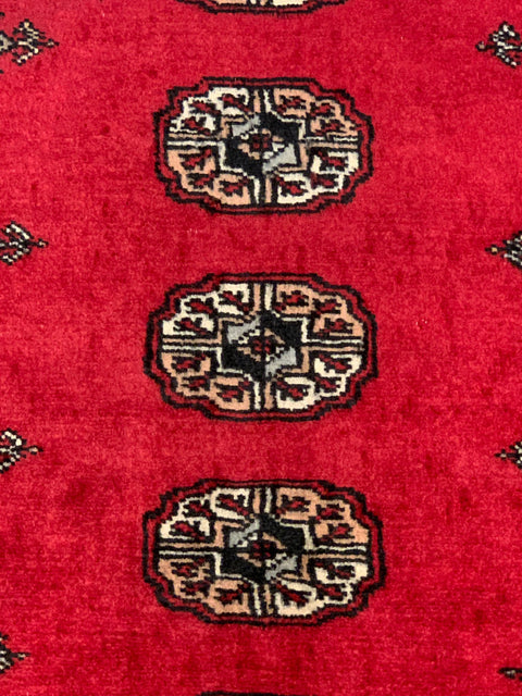Hand-Knotted Pakistani Bokhara Rug – 100% Wool, 2' 7" x 3' 10" (M)