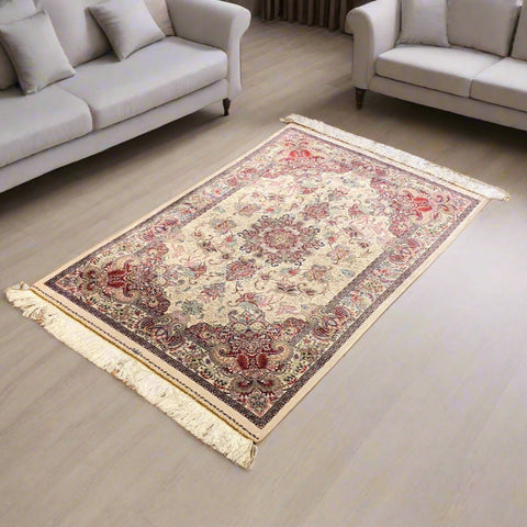 Exquisite 100% Silk Kashan Rug – Elegant and Luxurious, size 2' 6" x 4"