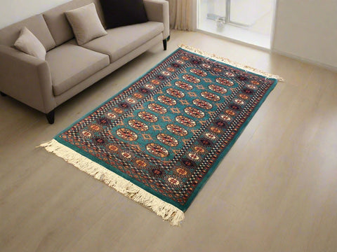 Hand-Knotted Pakistani Bokhara Rug – 100% Wool, 2' 8"x 4' 2" (M)
