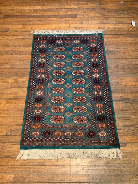 Hand-Knotted Pakistani Bokhara Rug – 100% Wool, 2' 8"x 4' 2" (M)