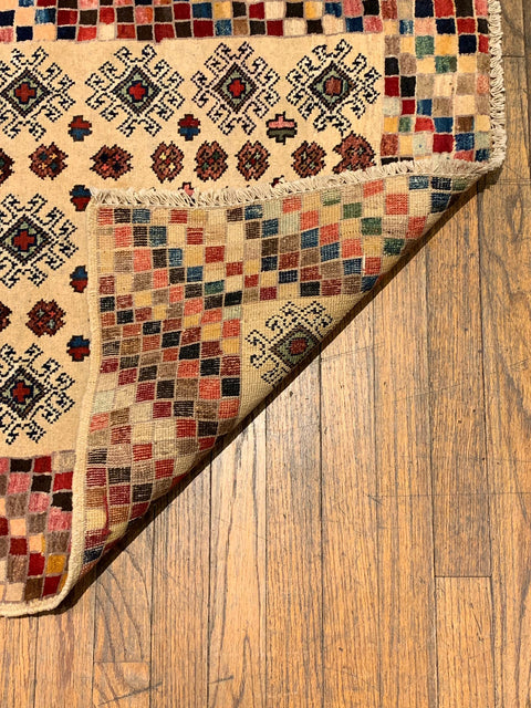 Hand-Knotted Sultanabad Vegetable-Dyed Wool Rug, 2' 7" x 4"  (K)