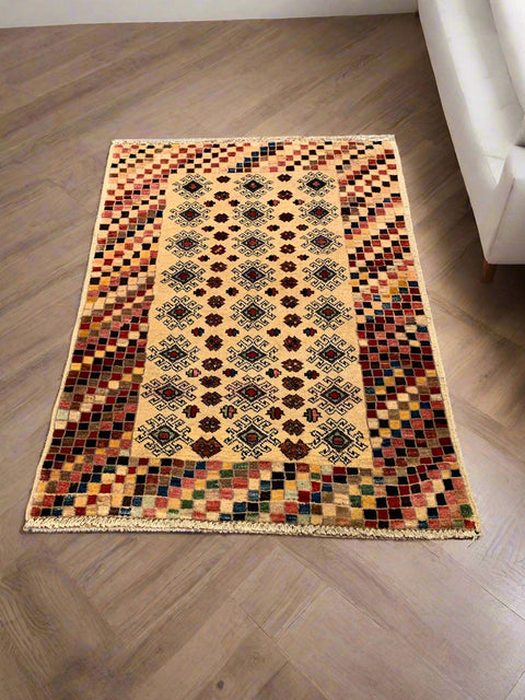 Hand-Knotted Sultanabad Vegetable-Dyed Wool Rug, 2' 7" x 4" (K)