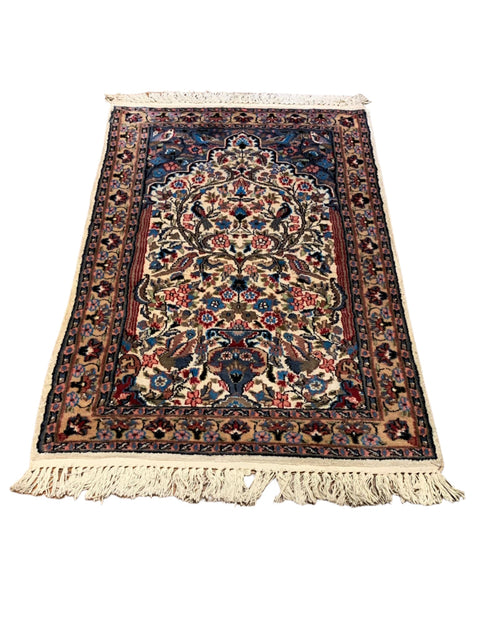 Hand-Knotted Pakistan Kashmiri Silk Wool Blend Rug, size 2' 7" x 4" (E)