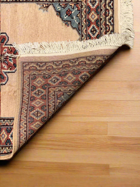 Hand-Knotted Pakistani Wool Rug, Tribal/Floral Design, size 2' 7" x 4"