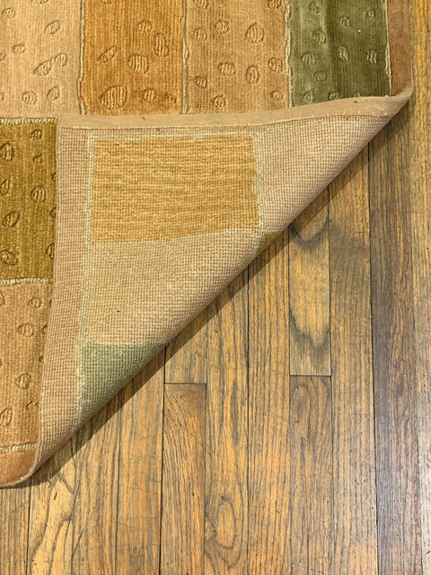 Persian-Inspired. Modern Defined. Turkish Made Rug, 2' 5" x 10' (O)