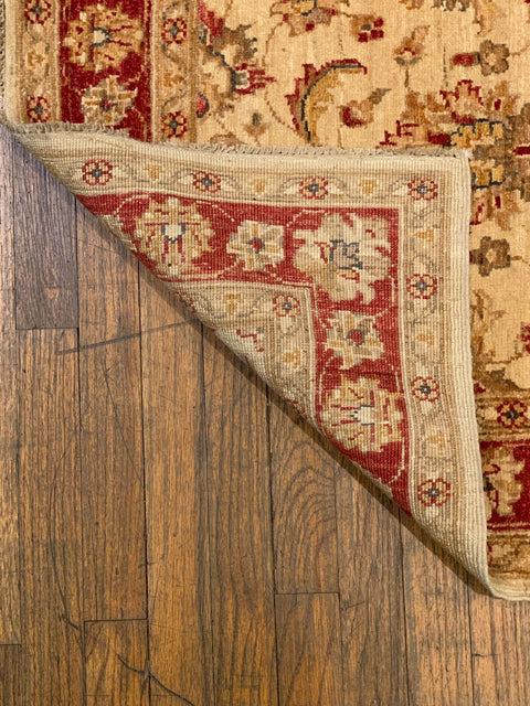 Hand-Knotted Sultanabad Vegetable-Dyed Wool Rug Size ; 2' 7" x 10' 4"