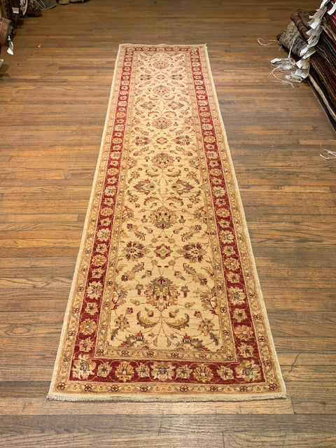 Hand-Knotted Sultanabad Vegetable-Dyed Wool Rug Size ; 2' 7" x 10' 4"