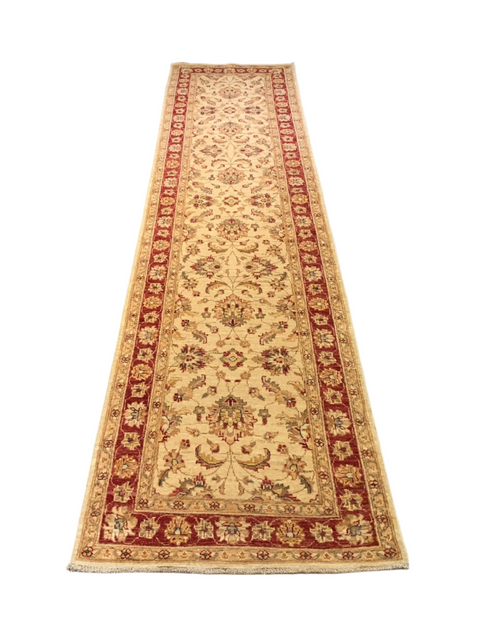 Hand-Knotted Sultanabad Vegetable-Dyed Wool Rug Size ; 2' 7" x 10' 4"