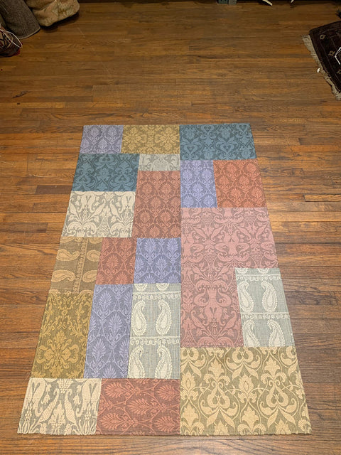 Persian-Inspired. Modern Defined. Turkish Made Rug, 3' x 5' (O)
