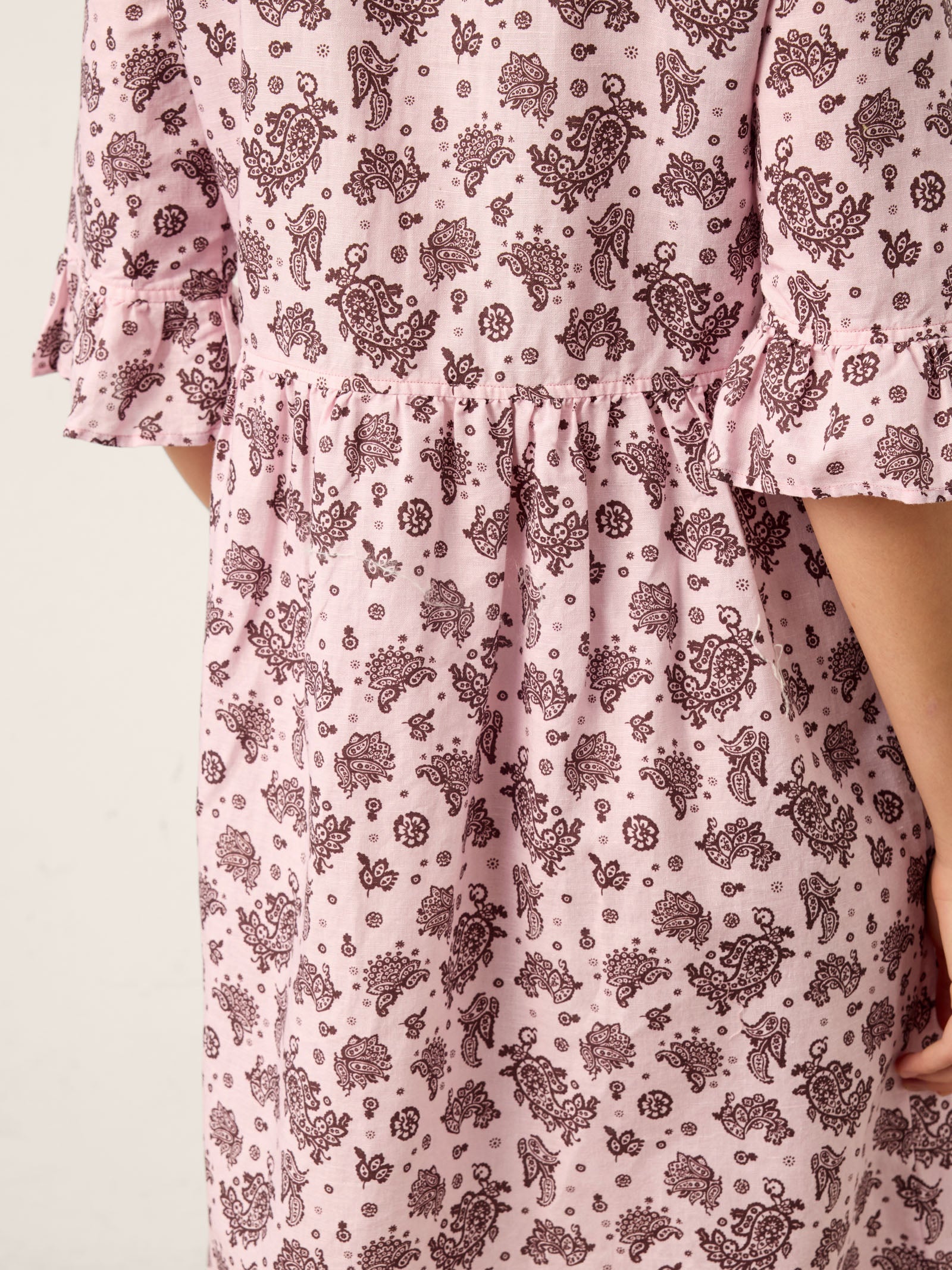 Linen Paisley Pintucked Ruffle-Cuff Maxi Dress MAELYN