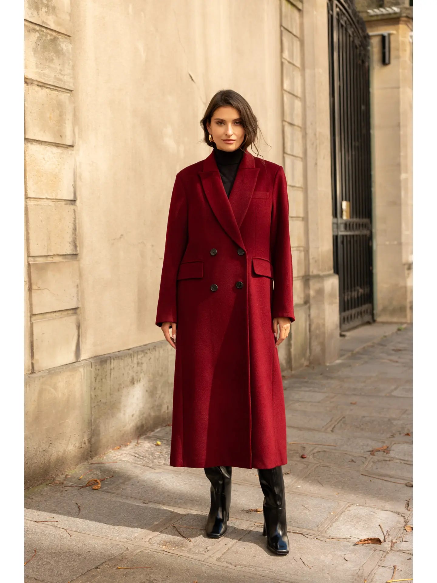 Long Coat with A Straight and Structured Cut with Shoulder Pads