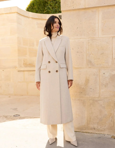 Long Coat with A Straight and Structured Cut with Shoulder Pads
