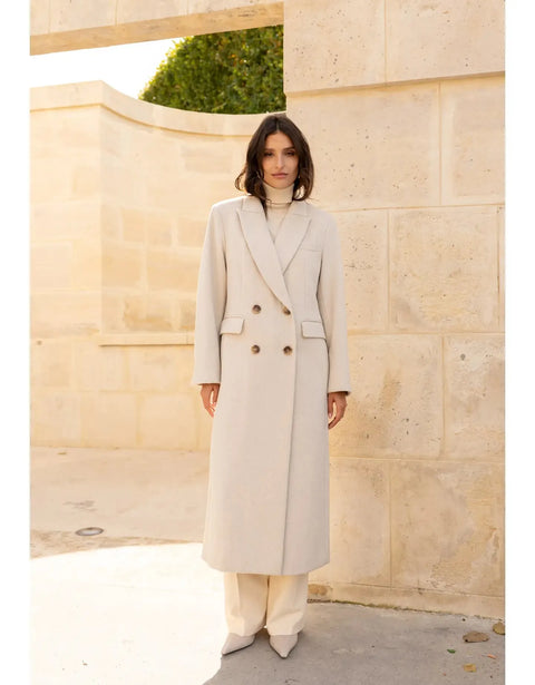Long Coat with A Straight and Structured Cut with Shoulder Pads