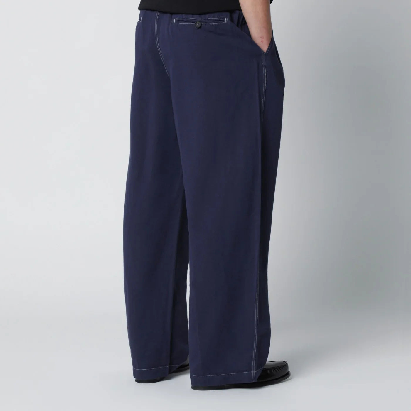 STUDIO NICHOLSON Sonny trousers indigo blue in cotton and linen