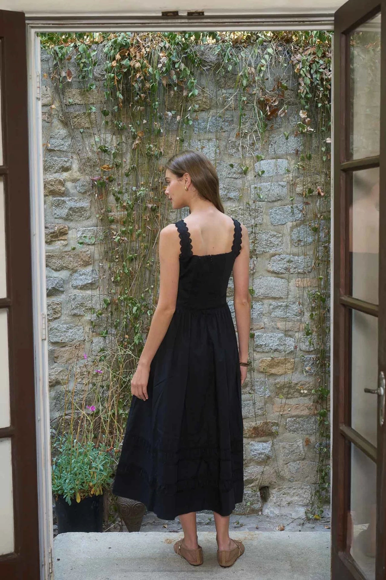 Sleeveless Lace Trim Detail Midi Dress