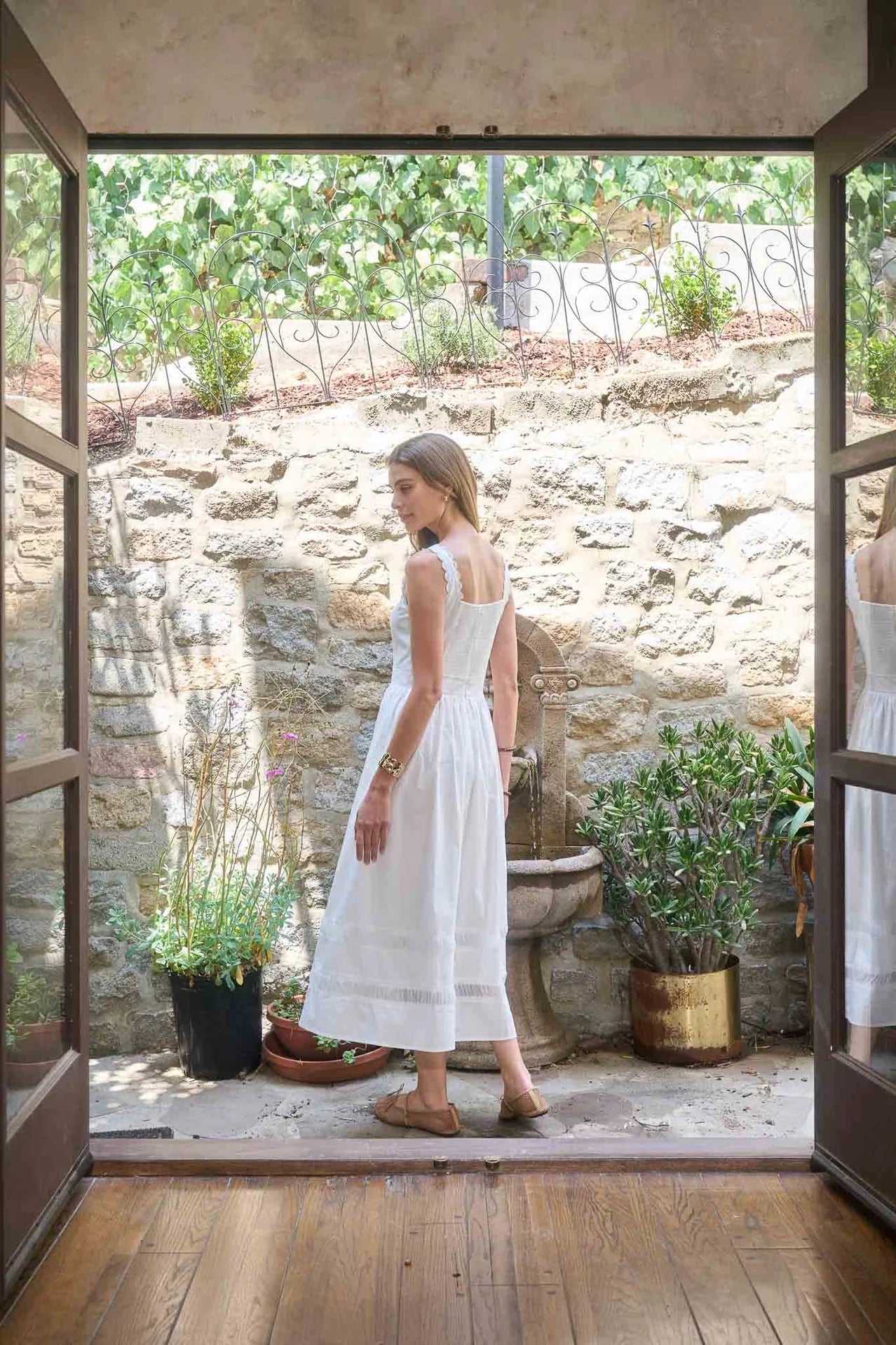 Sleeveless Lace Trim Detail Midi Dress
