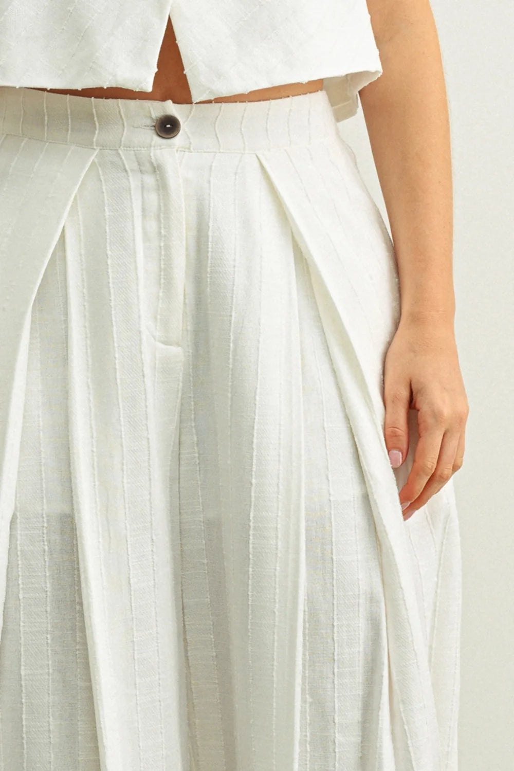Textured Fabric Front Pleat Detail Pants