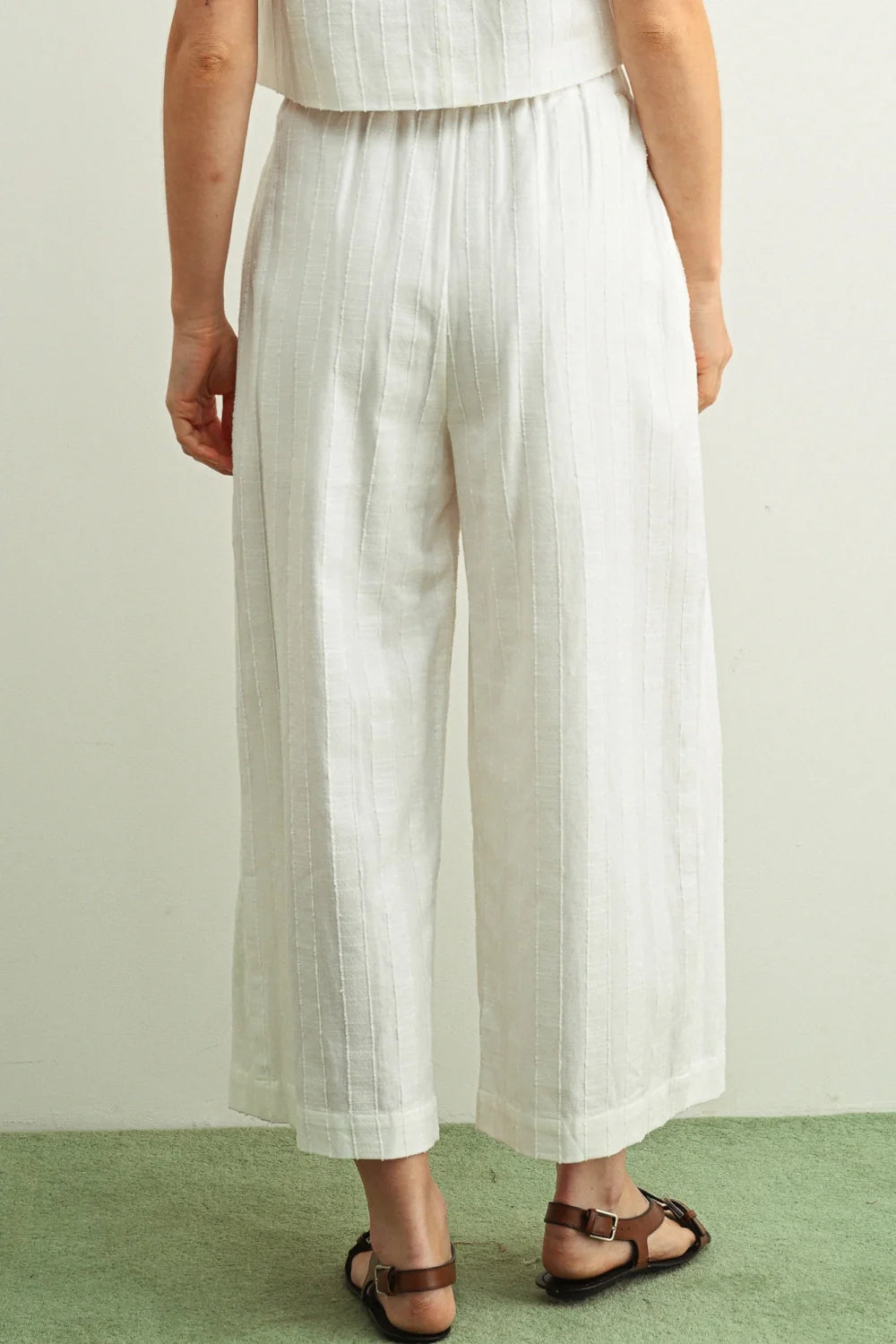 Textured Fabric Front Pleat Detail Pants
