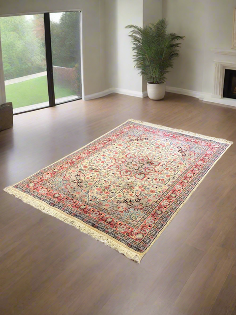 Hand-Knotted Pakistan Kashmiri Silk Wool Blend Rug, size 4' x 6' (y)