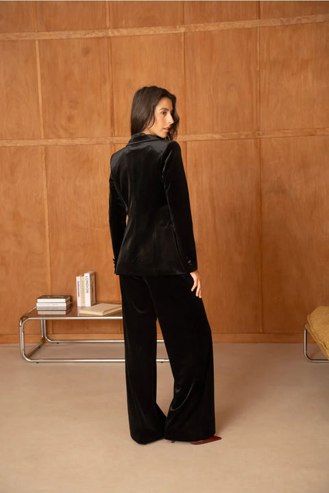 Velvet Fitted Velvet Blazer with Visible Stitching At the Collar