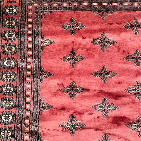Hand-Knotted Pakistani Bokhara Rug – 100% Wool, 4'6 x 6'6