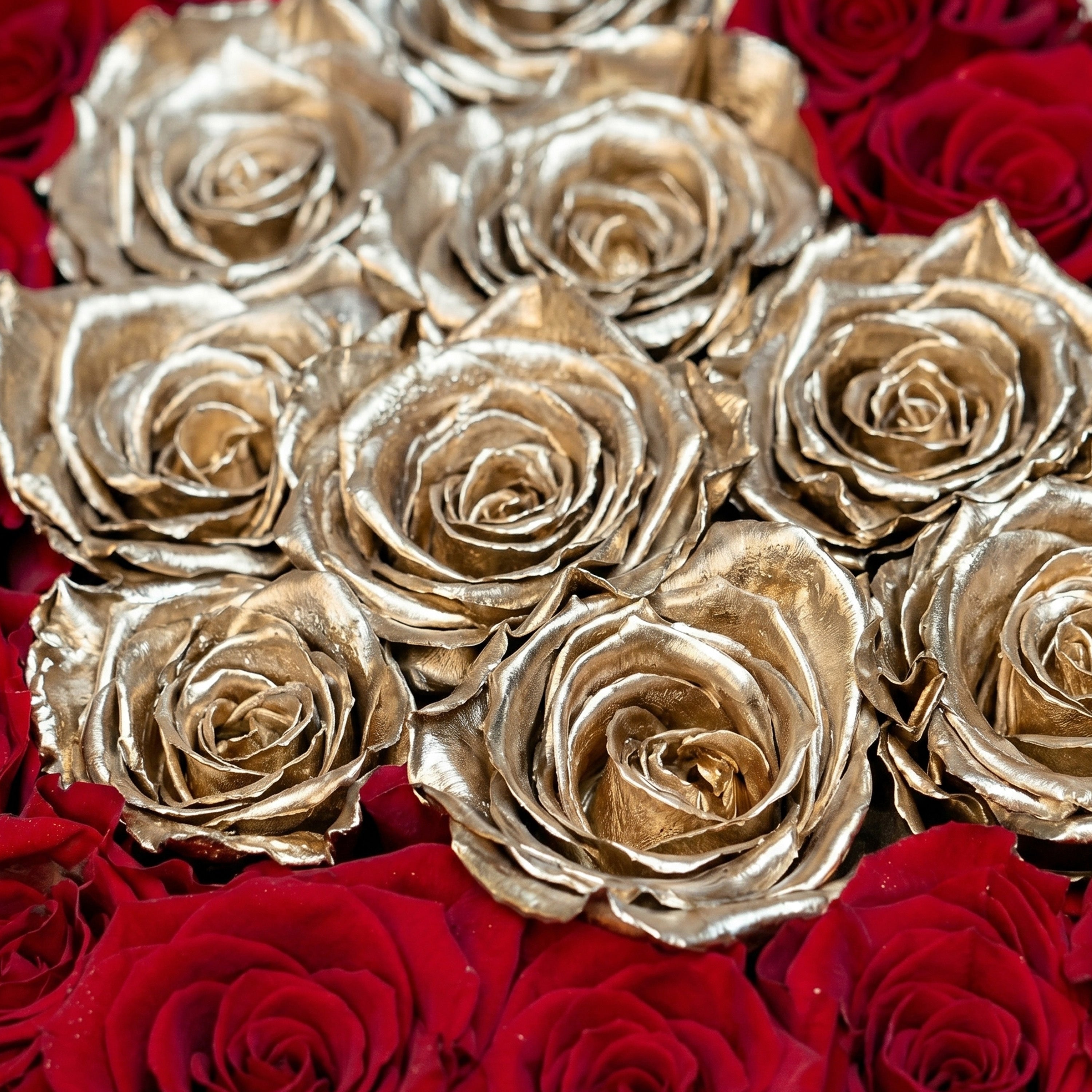 Heart Black Box | Red & Gold Roses