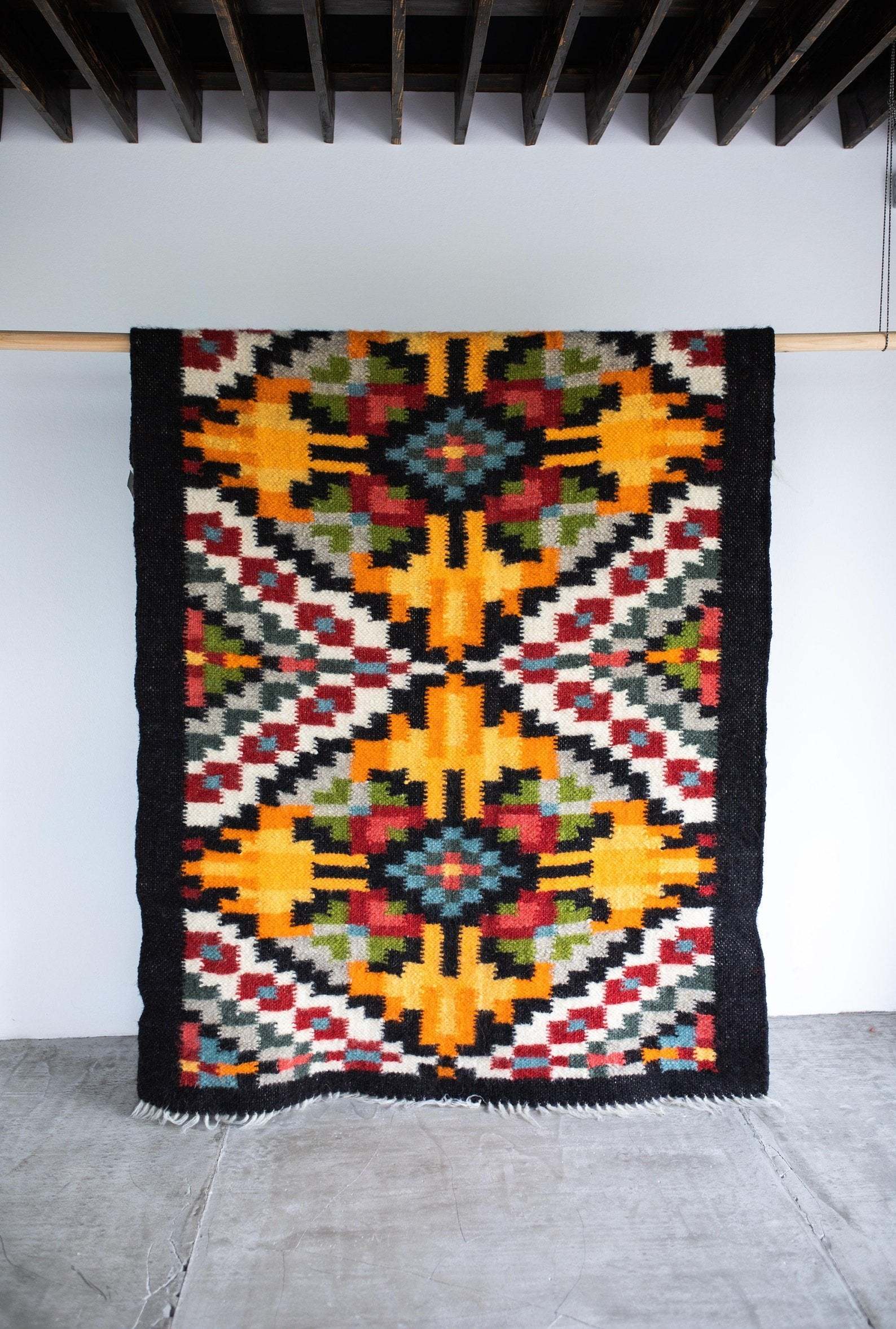 Traditional Handwoven Carpathian Wool Lizhnyk