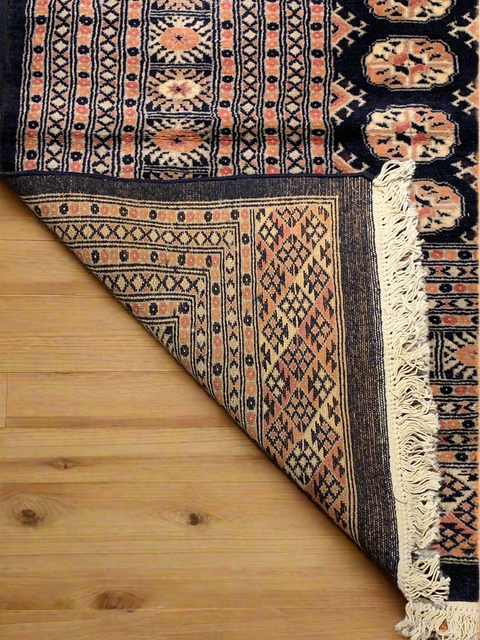 Hand-Knotted Pakistani Bokhara Rug – 100% Wool, size 8' 2" x 10' 3" (M)