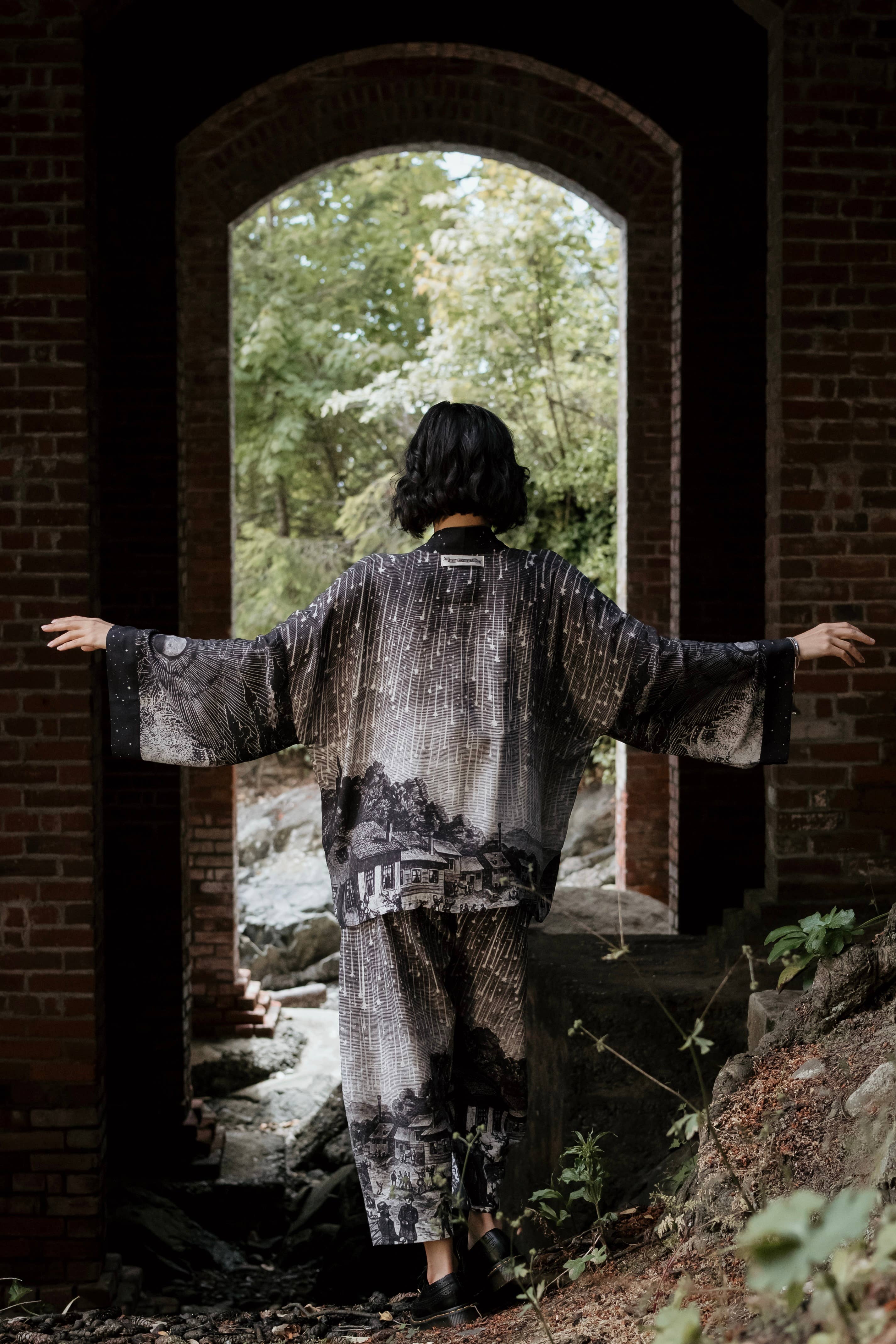 Market of Stars - Stargazer Cropped Bamboo Kimono Cardigan with Falling Stars