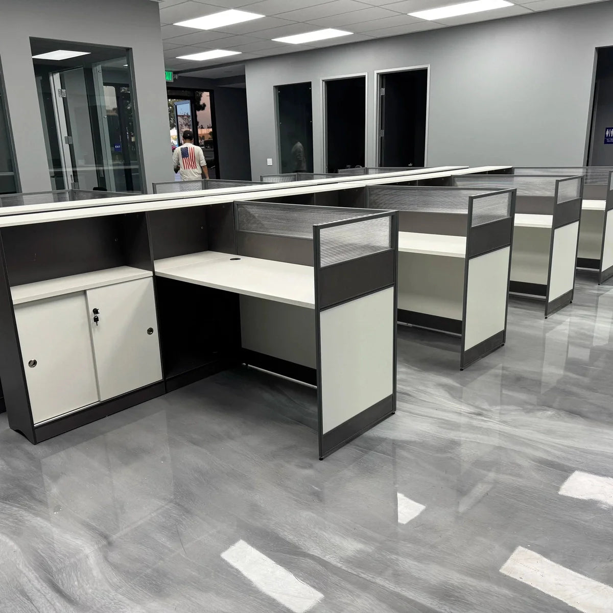 Norven · L-Shaped Cubicle Office Workstation