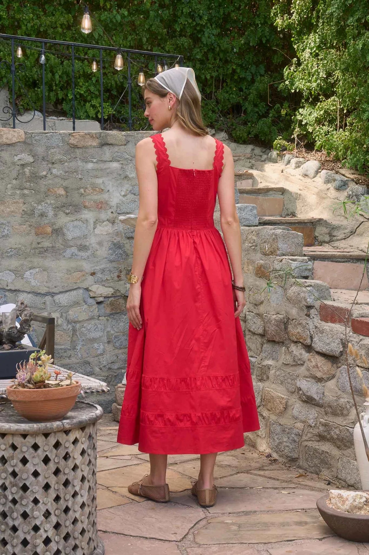 Sleeveless Lace Trim Detail Midi Dress