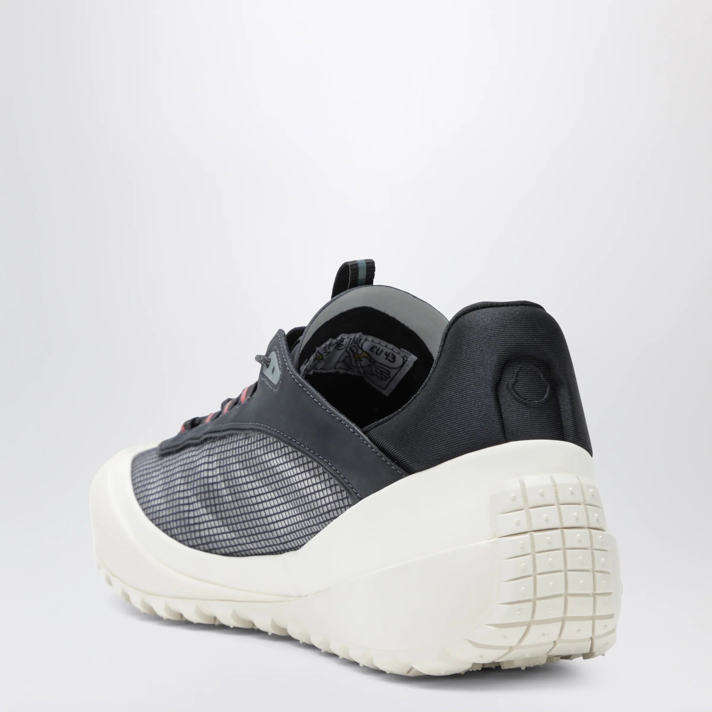 Suede Nubuck Trailgrip Sneakers White Breathable Comfort