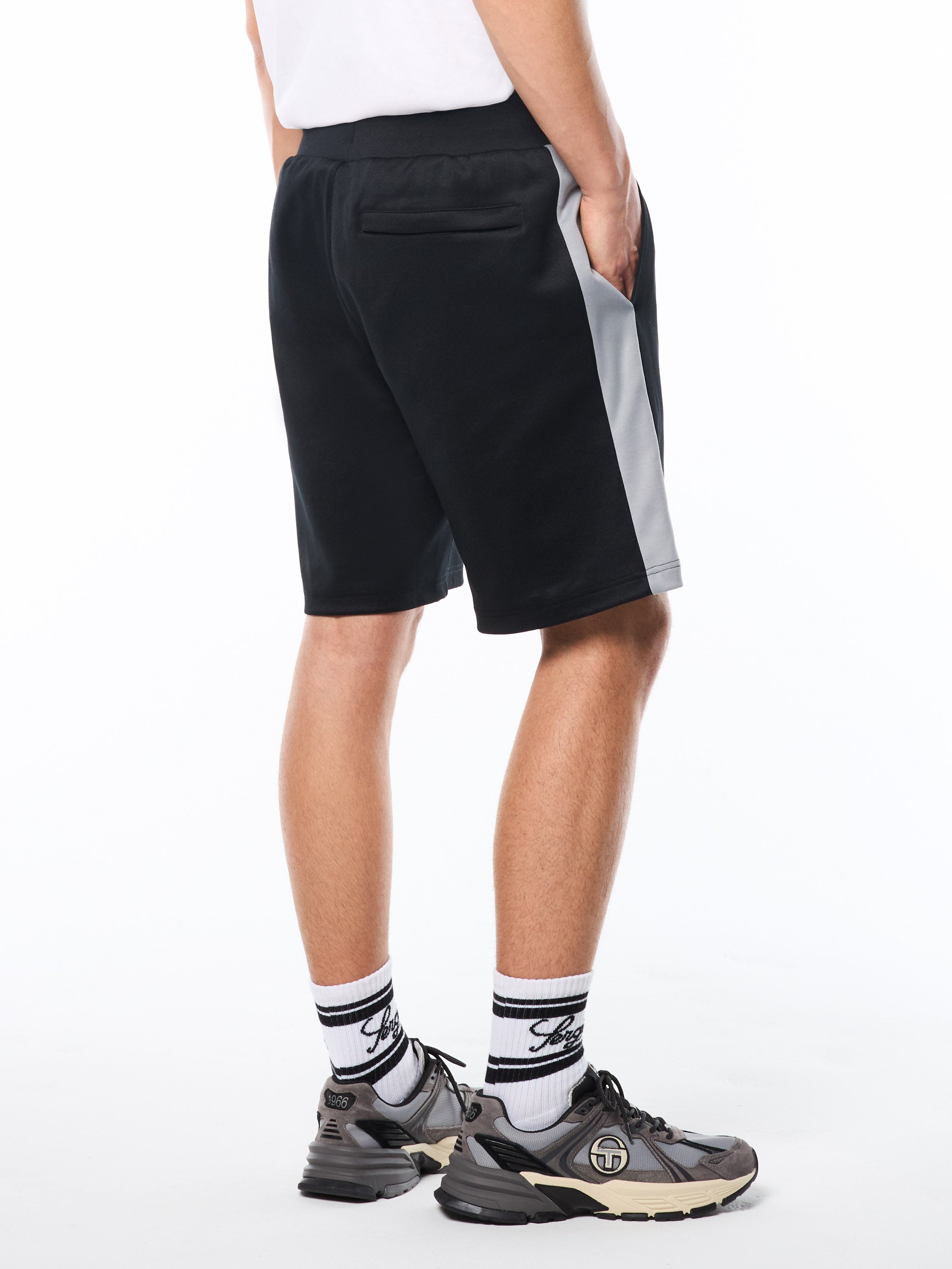 Viscotti Track Short-Black Beauty