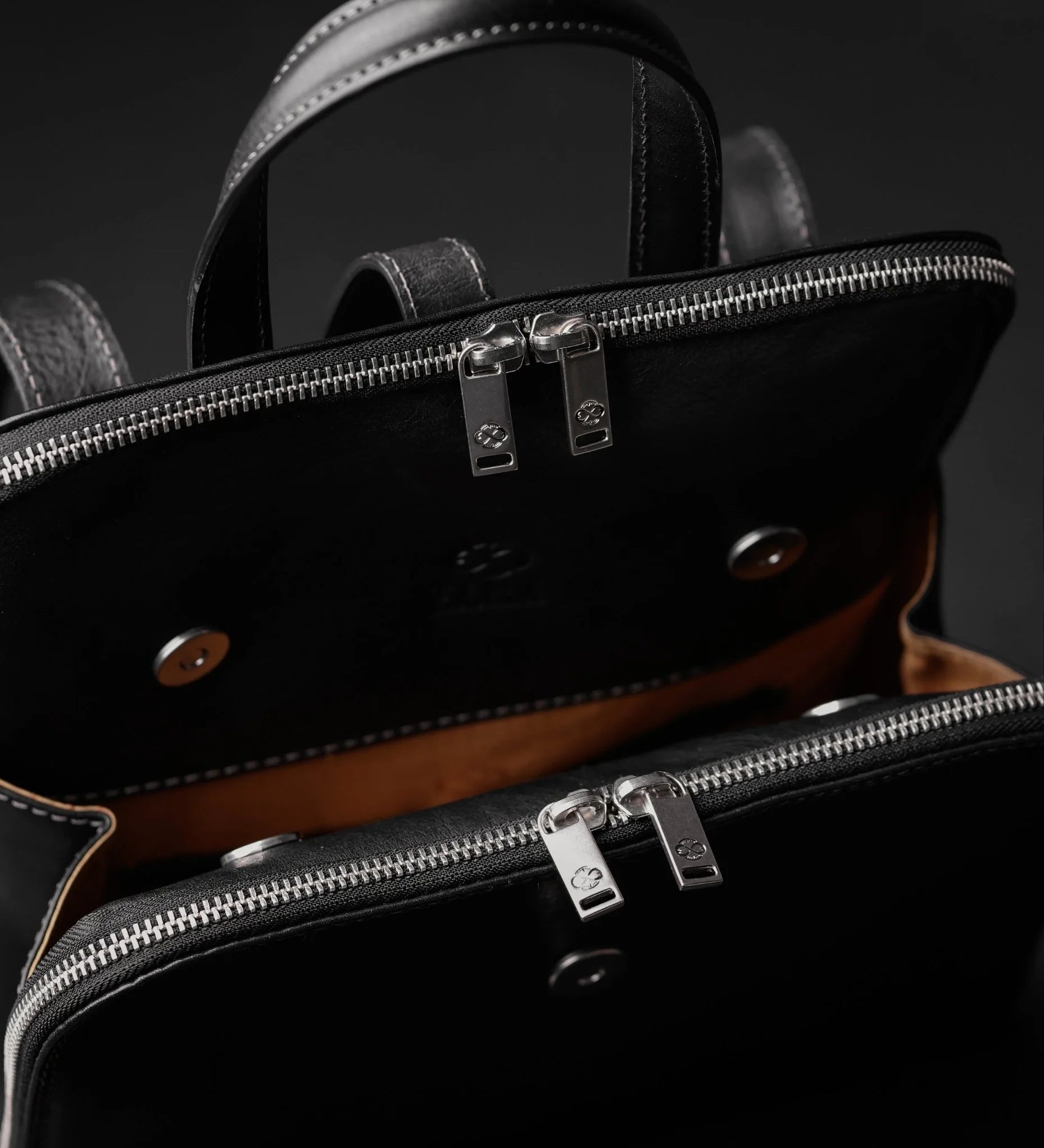 Women's Convertible Leather Backpack Shoulder Bag - Clarissa